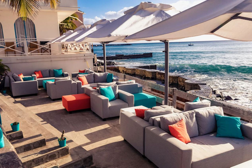 PROSTOR_P6_VRIJHANGENDE_PARASOL_THE_RÉGI_GIN_HOUSE_CARRIBEAN_002.jpg (161 KB)