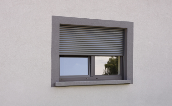 Flush-mounted external roller shutter perfect fit