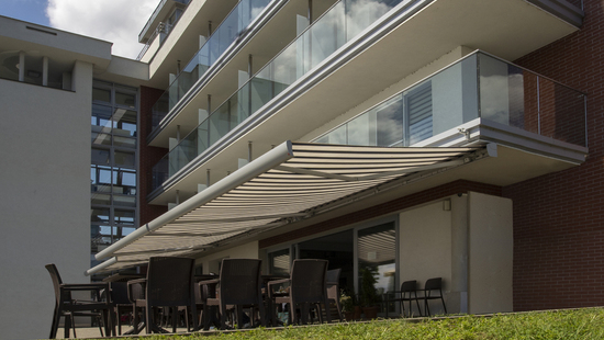 
										Kültéri terasz napellenzők
																						